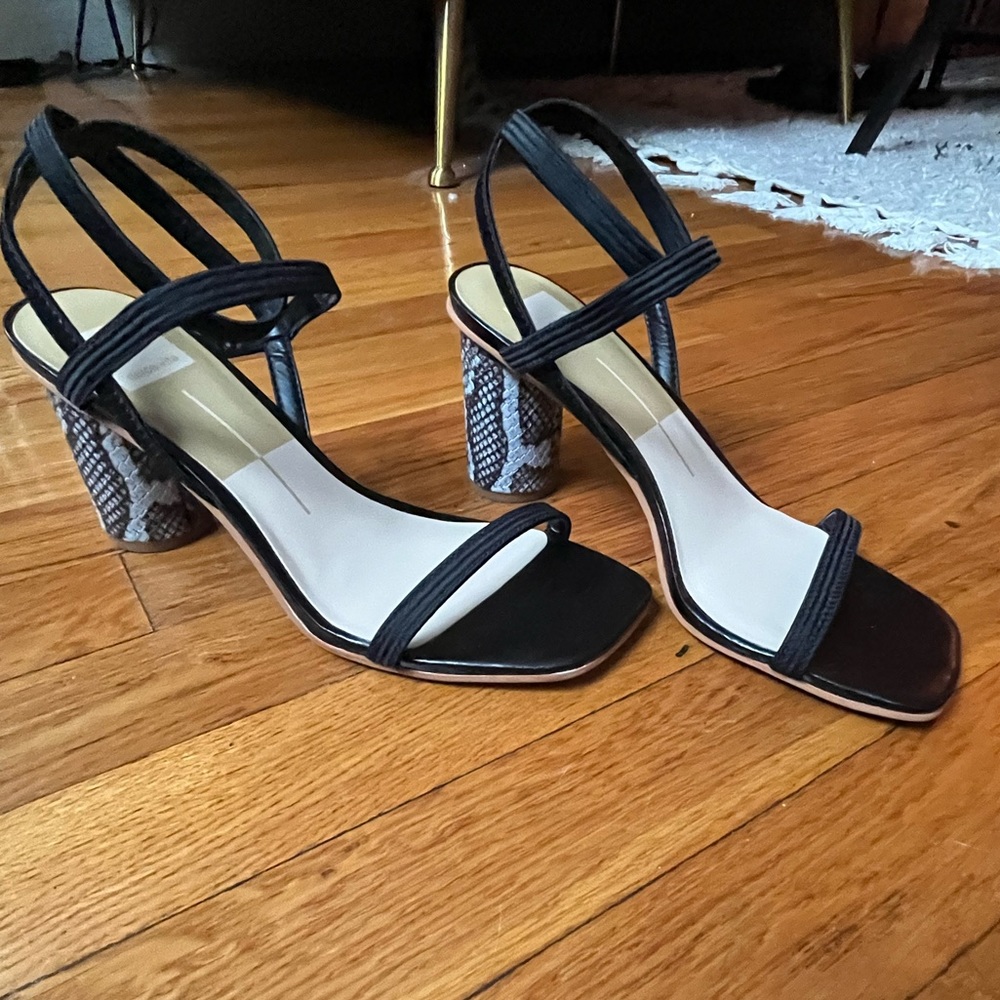 Dolce Vita Nixon Sandal- Black/ Snake Skin- Size 8